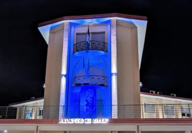 Diamante ha aderito alla Giornata Mondiale per la Consapevolezza sull’Autismo illuminando di Blu il Palazzo di Città
